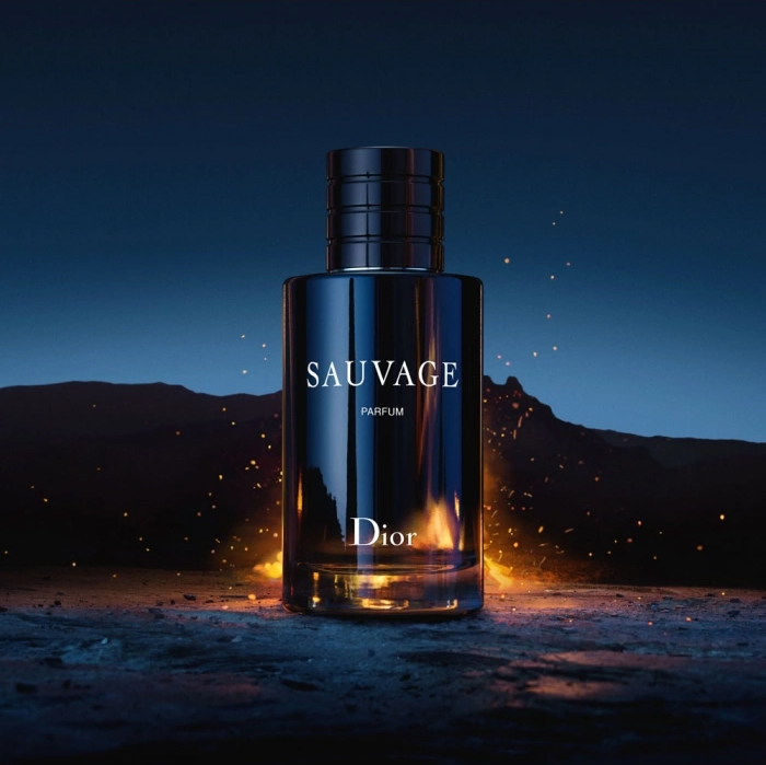 حجم و طراحی عطر دیور ساواج پارفوم