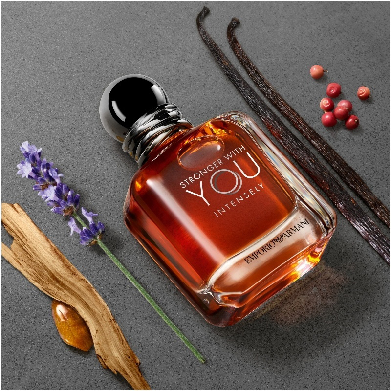 حجم و طراحی جورجیو آرمانی استرانگر ویت یو اینتنسلی